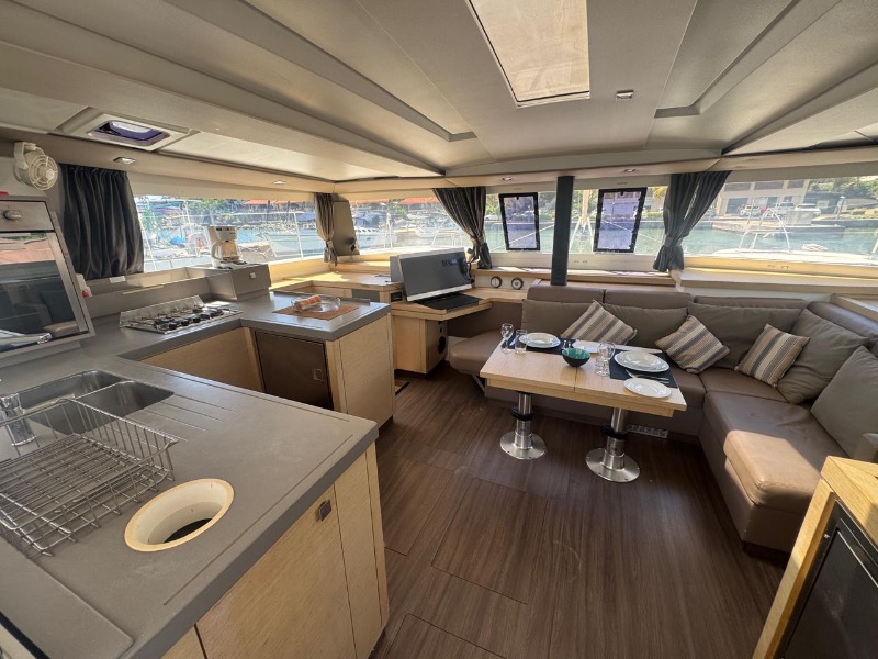 
								Grenada 2019 Fountaine Pajot Astrea 42 Quatuor USD full									