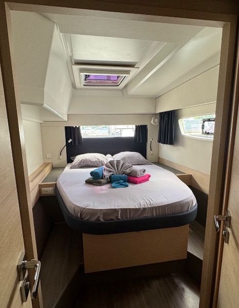 
								Grenada 2019 Fountaine Pajot Astrea 42 Quatuor USD full									